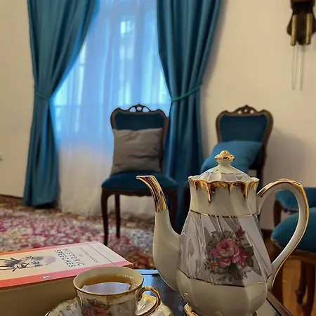 Beehive And Coworking Hotel