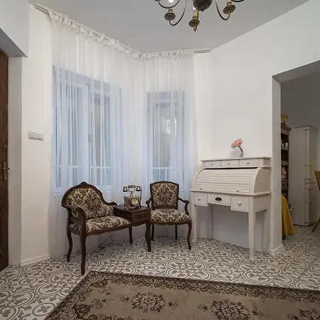 Hotel Beehive And Coworking *