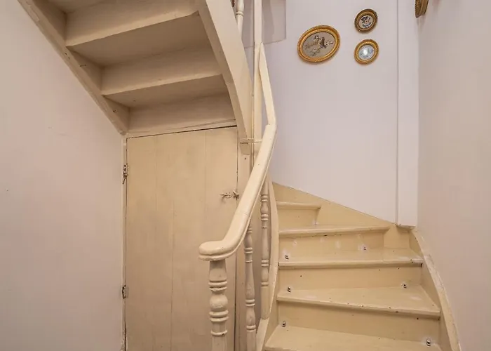 Beehive And Coworking * 瓦爾納