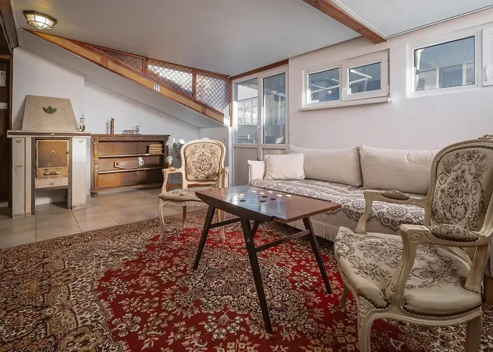 Beehive And Coworking