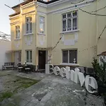 Beehive And Coworking Hotel *