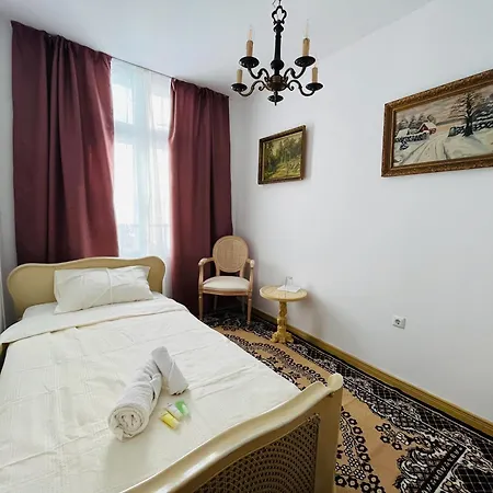 Beehive And Coworking Hotel *