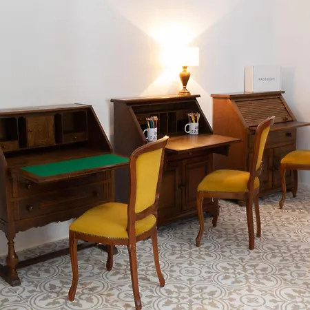 Hotel Beehive And Coworking