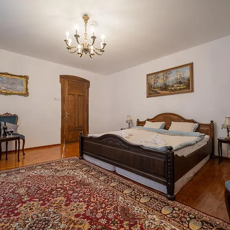 Beehive And Coworking Hotel *