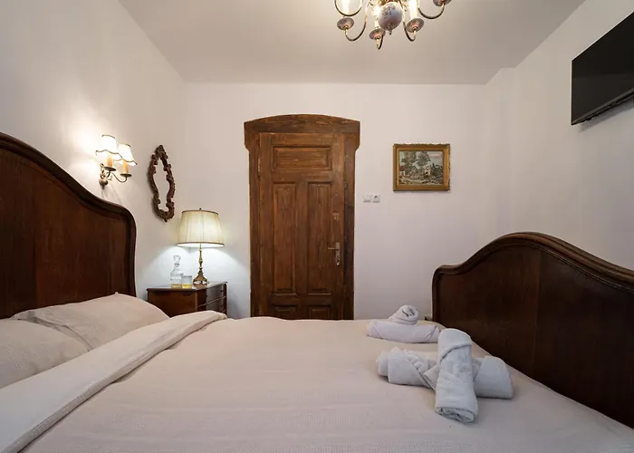 Beehive And Coworking Hotel