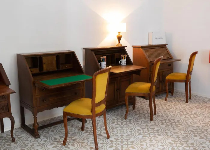 Hotel Beehive And Coworking