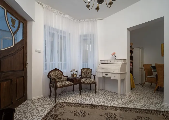 Hotel Beehive And Coworking *