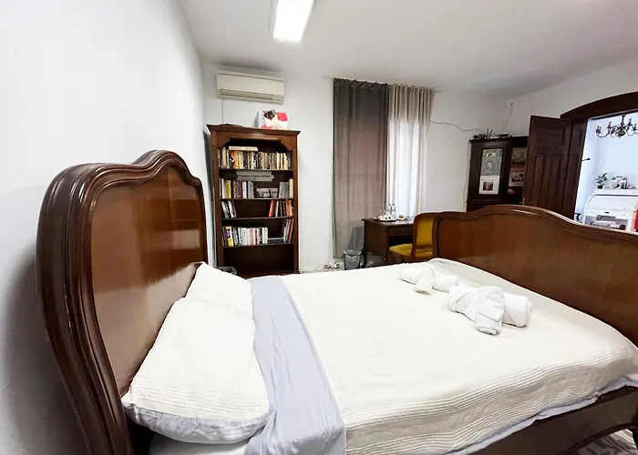 Hotel Beehive And Coworking